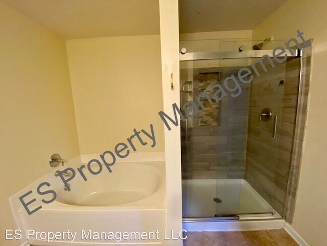 Foto del edificio - 4 br, 2.5 bath House - 2073 Westmere Dr.