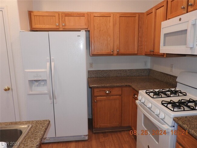 Foto del edificio - 3732 Stowe Creek Ave