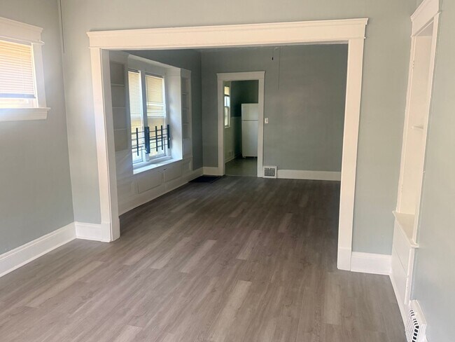Foto del edificio - 3382 E 102nd St