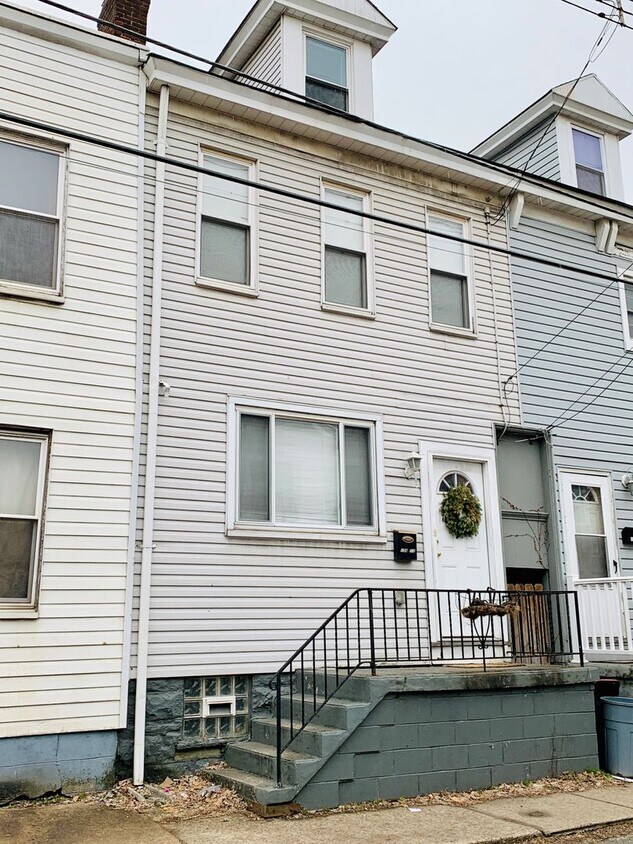 154 1/2 Pius St, Pittsburgh, PA 15203 House Rental in Pittsburgh, PA