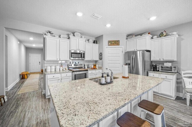 Foto del edificio - 7588 Burnside Lp