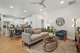 Building Photo - Soltera Rolling Pines