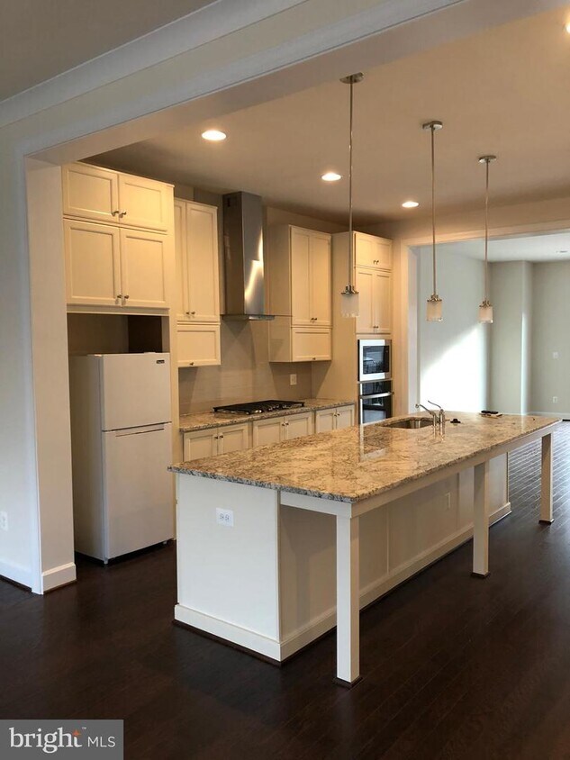 42303 Porter Ridge Ter, Brambleton, VA 20148 Townhome Rentals in