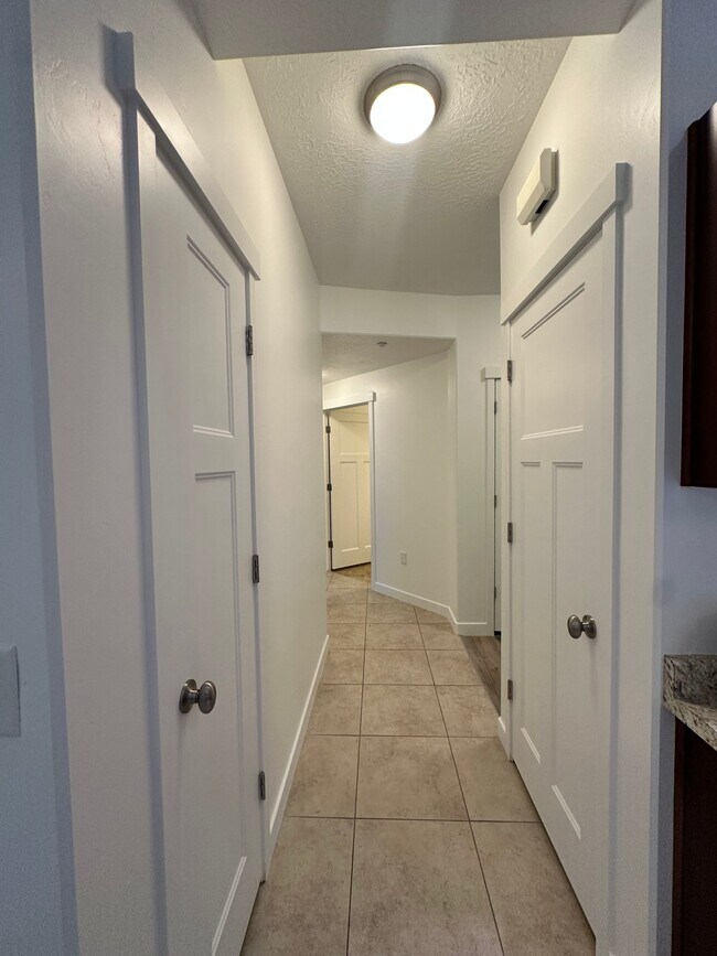 Foto del edificio - 11303 S River Heights Dr