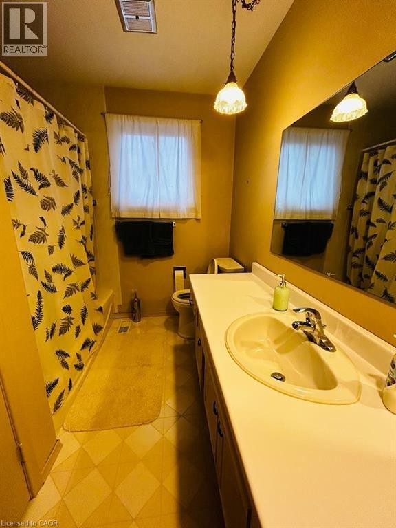 Building Photo - 402 Lakeview Dr