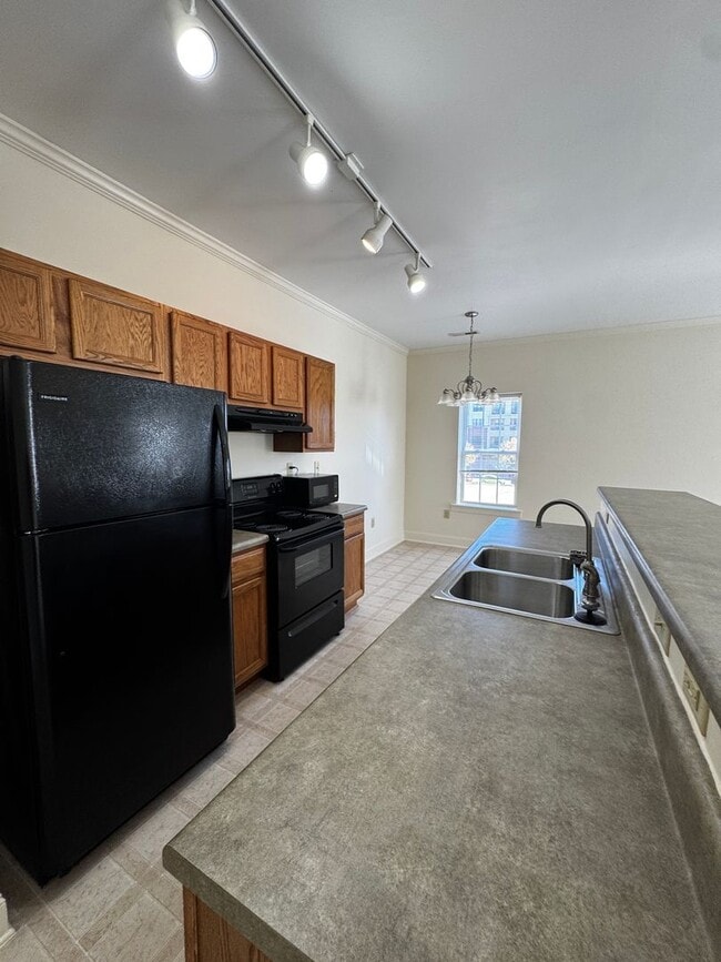 Building Photo - Available now!  Spacious 2BR/2BA Apartment in Downtown Raleigh