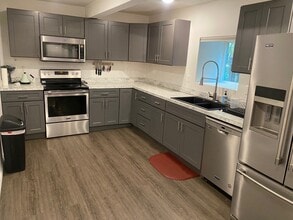 Building Photo - 850-852-852 E Sesame St