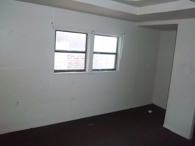 Building Photo - 2619 2nd St