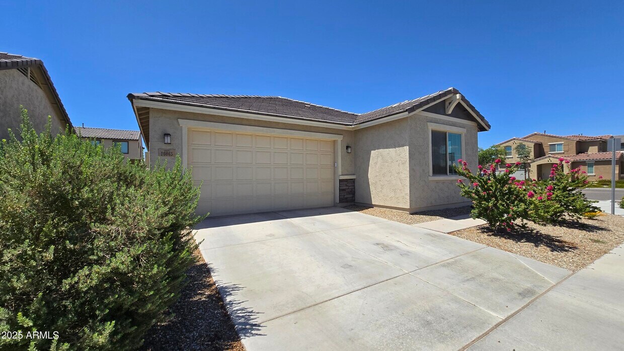 Foto principal - 10865 W Fillmore St
