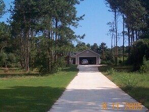 Building Photo - 515 Marcel Park