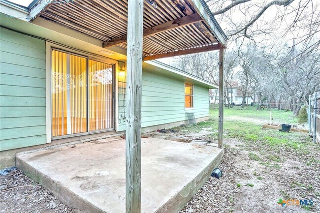 Foto del edificio - 106 Hughson Ct