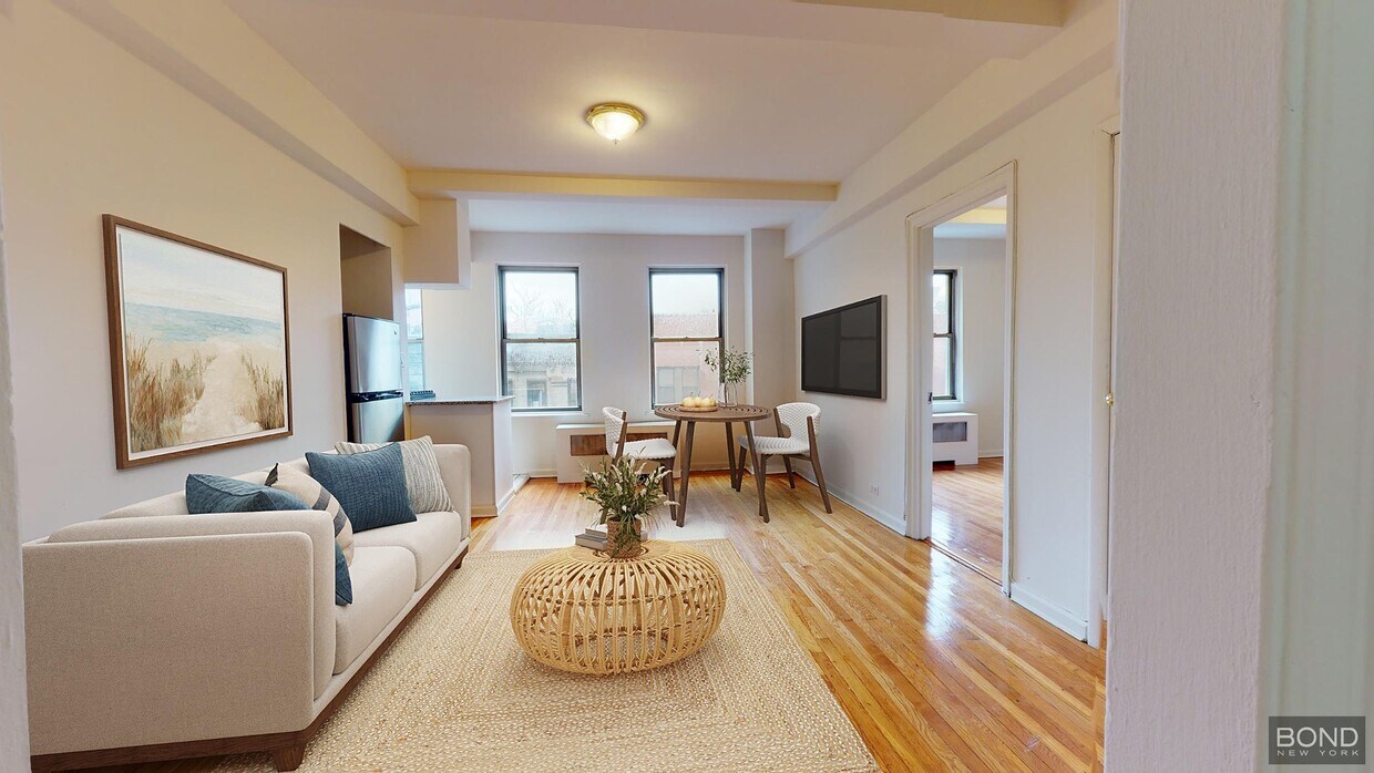 Foto principal - 301 E 38th St