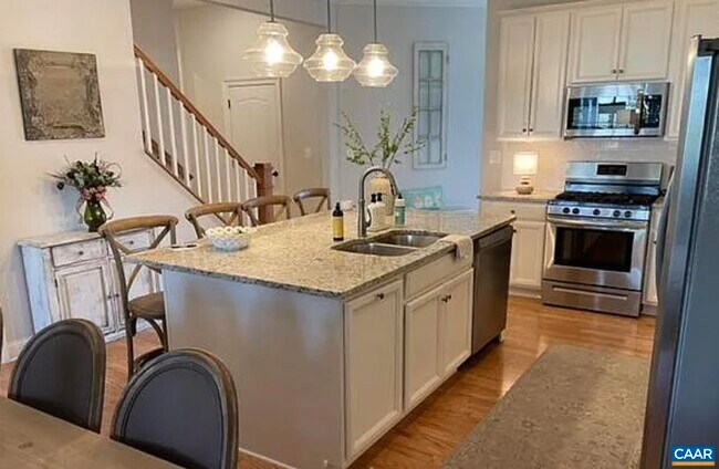 Building Photo - 341 Claibourne Rd