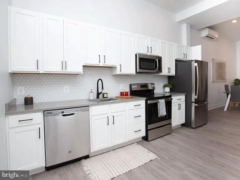 Foto principal - 1742 Fleet St