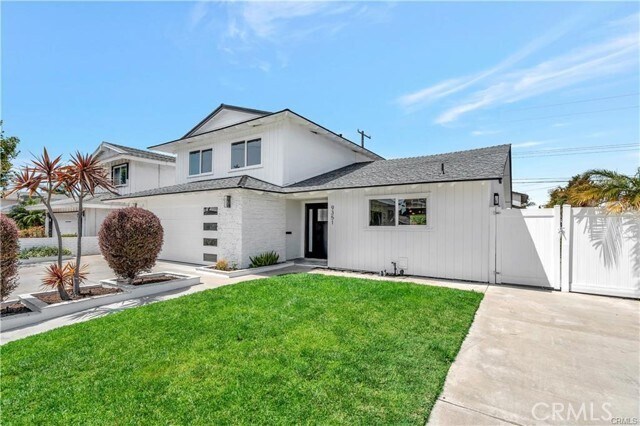 Foto principal - 9351 Portsmouth Dr