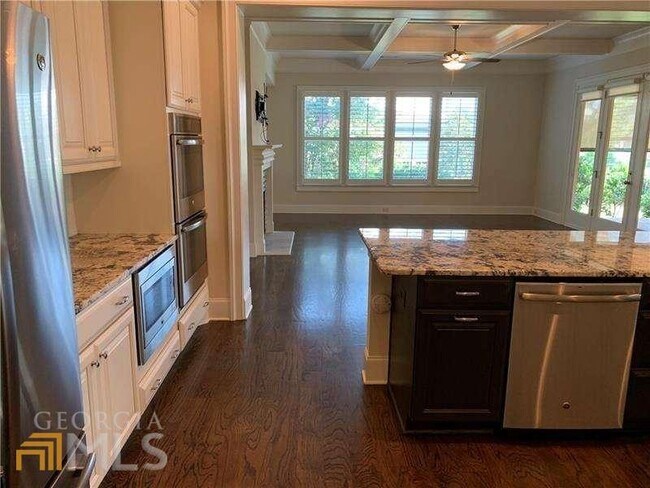 Building Photo - 4020 Candler Walk