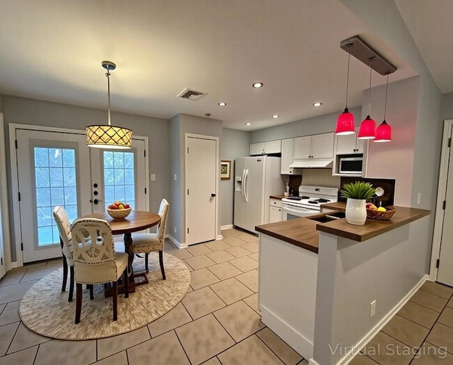 Building Photo - 10606 Topperwein Dr
