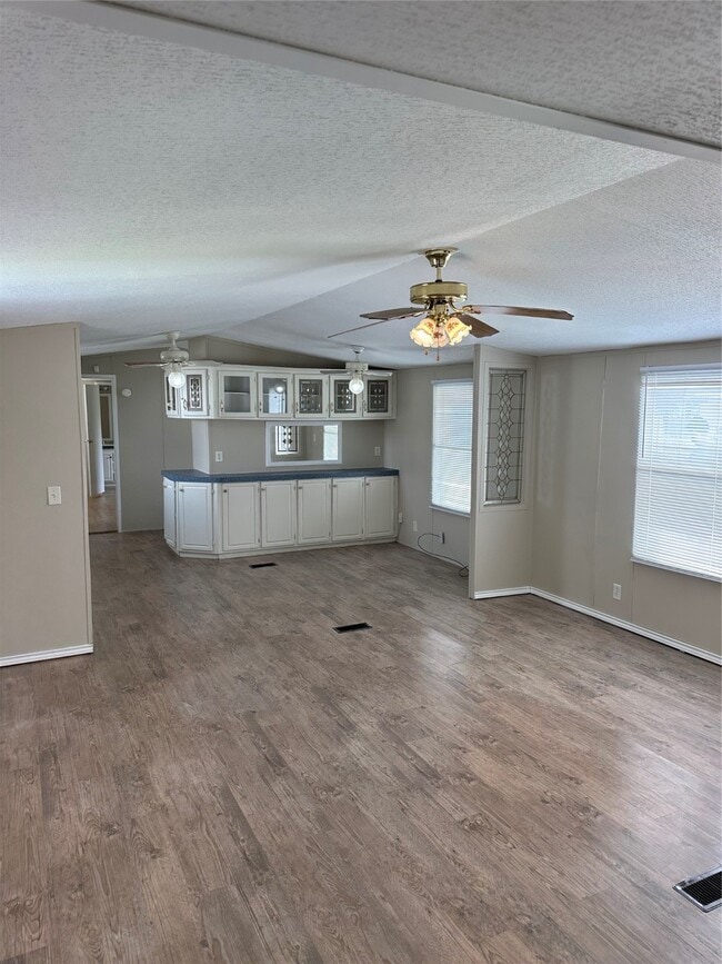 Building Photo - 2021 N Battlebell Rd