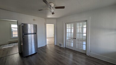 Building Photo - 412 Burgess St