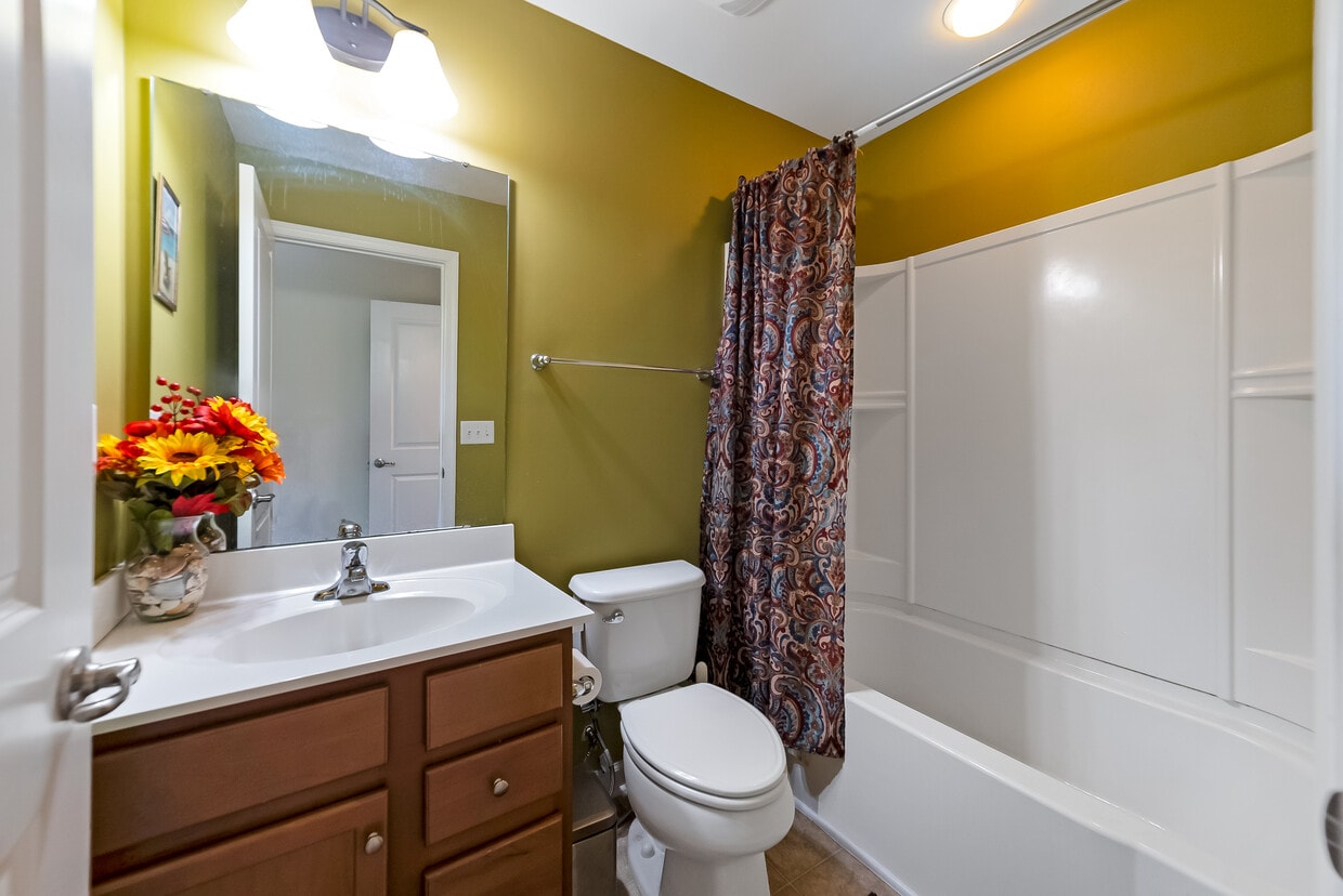 Primary Photo - 505 Berry Chase Way
