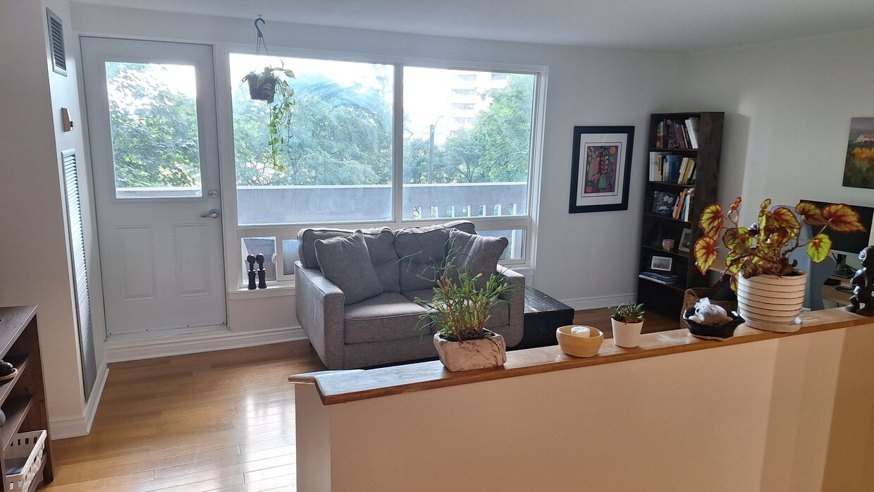 Primary Photo - 1100 Ambleside Dr