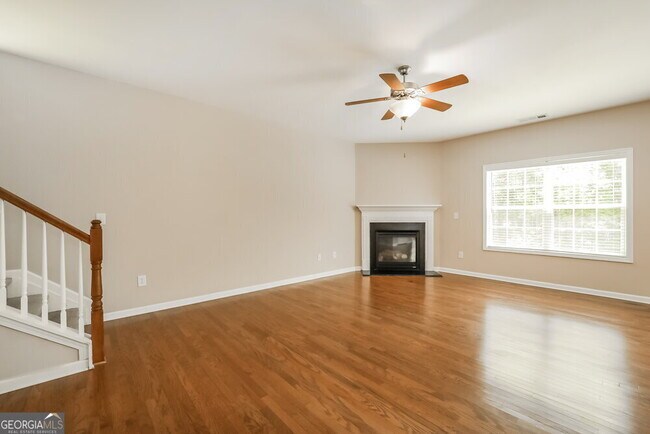 Building Photo - 529 Crestmont Ln
