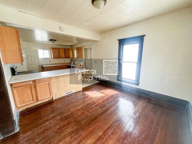 Foto del edificio - 401 W 11th-3 Bedroom House