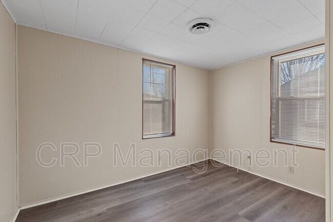 Building Photo - 129 Connolly Dr