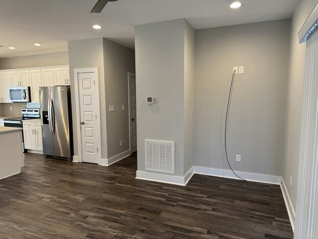 Foto del edificio - 36 Allwell Rd.