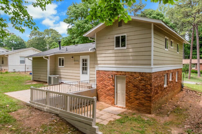 Building Photo - 2080 Dundee Dr SE