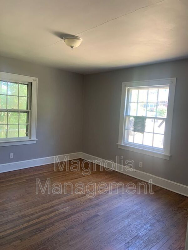Foto del edificio - 836 E Montgomery St