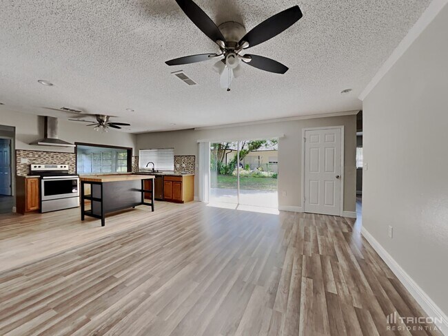 Foto del edificio - 13005 Willoughby Ln