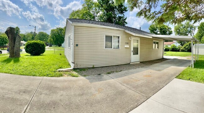 Building Photo - 1382 Southfield Dr S