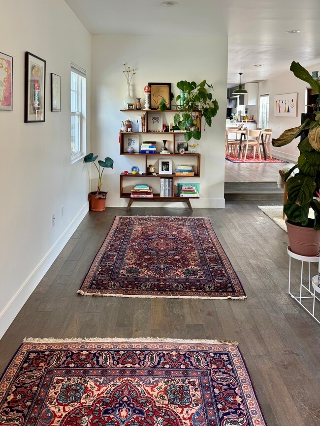 Building Photo - 2127 Kent St