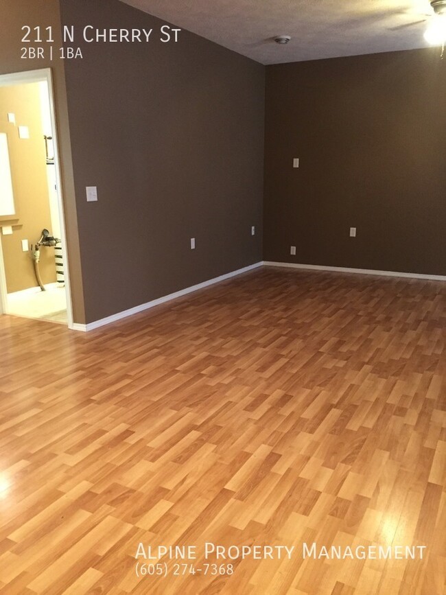 Building Photo - 2 Bedroom Twinhome For Rent in Lennox, SD!!