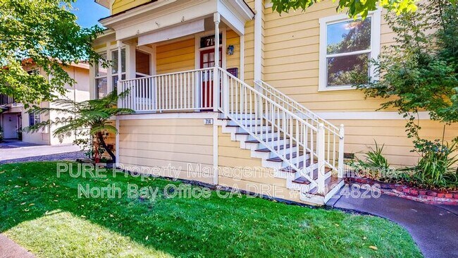 Building Photo - 714 Humboldt St