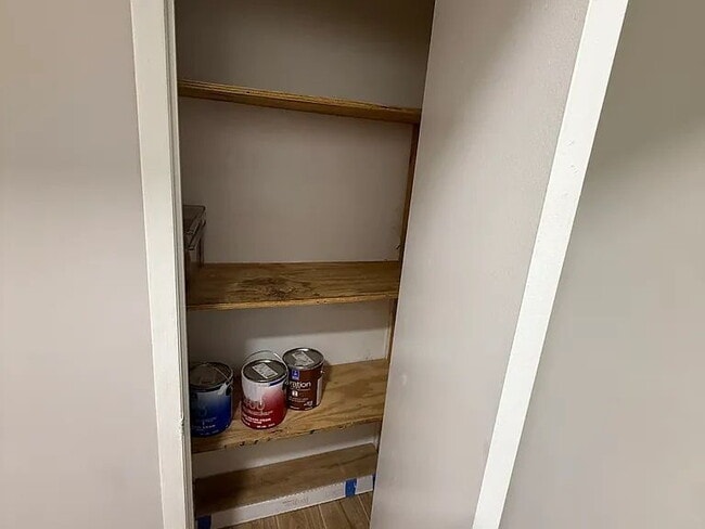 Foto del edificio - This beautiful, spacious, and beautifully renovated 2Bedroom