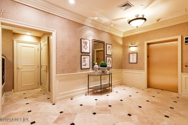 Foto del edificio - 2 E Elm St