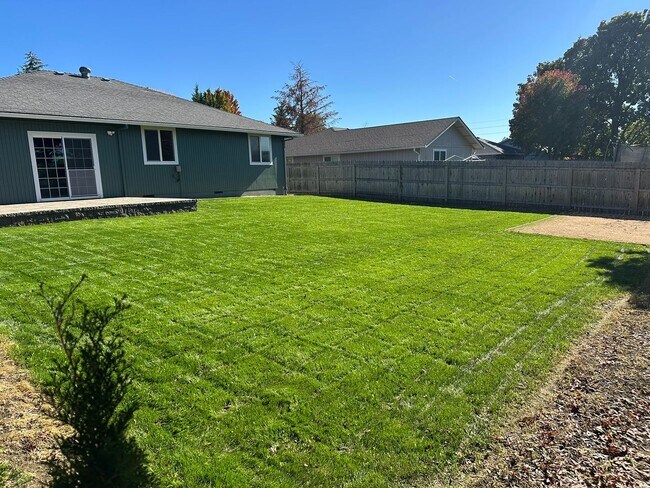 Building Photo - Beautiful & Spacious Home for Rent