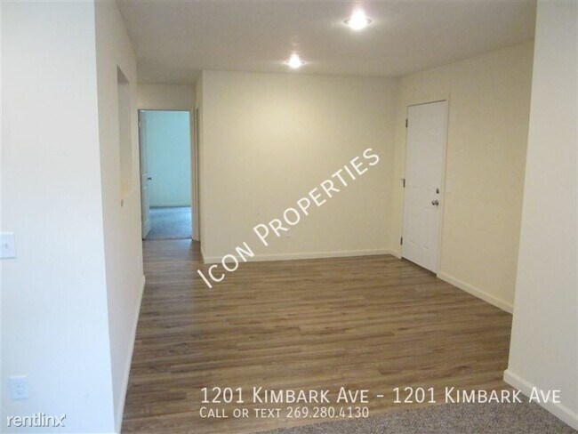 Building Photo - 1201 Kimbark Ave
