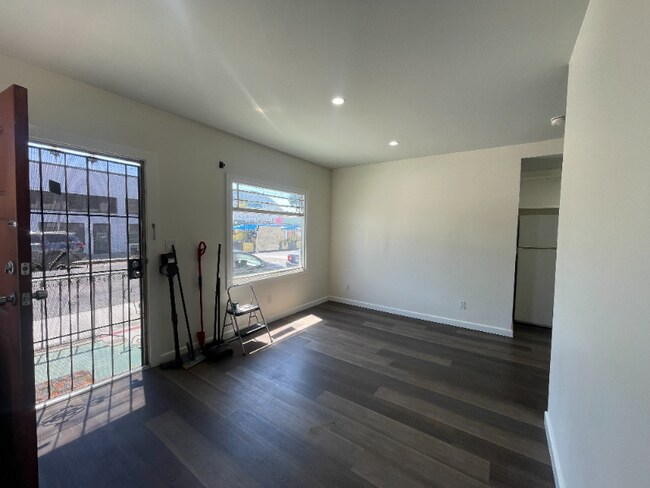 Foto del edificio - 2033 E 4th St