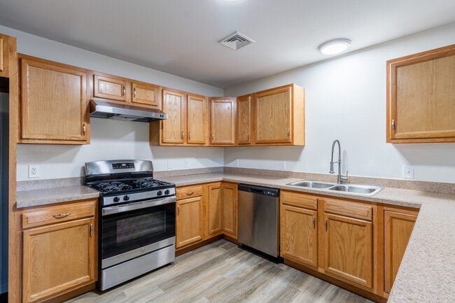 Building Photo - Orchard Hills Landings
