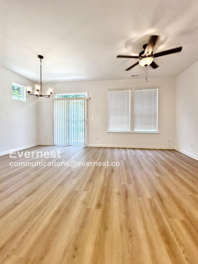 Foto del edificio - 630 Austin Dr