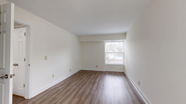 Interior Photo - The Commons at Windsor Gardens