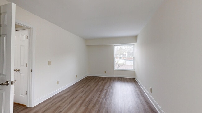 Interior Photo - The Commons at Windsor Gardens