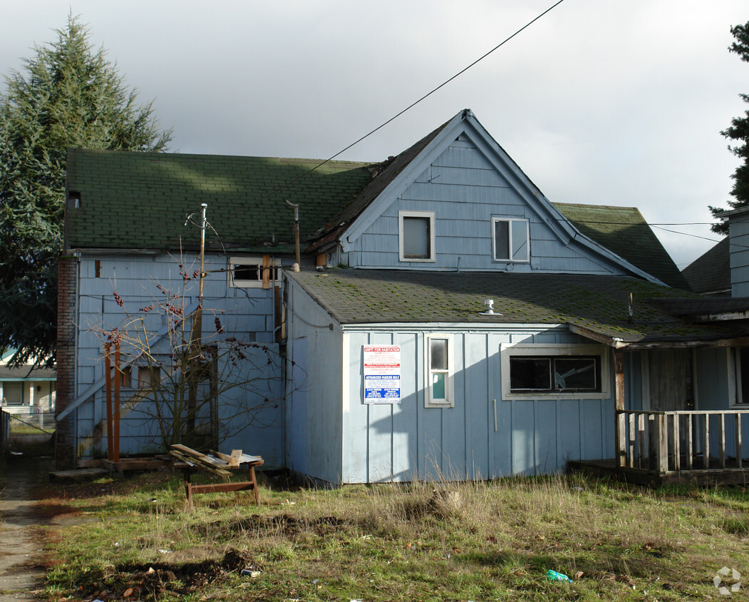 Building Photo - 1009 N Tower Ave