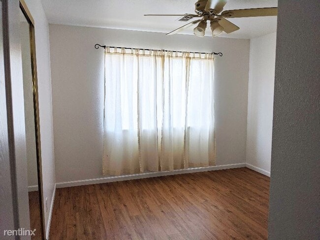 Building Photo - 2 br, 1 bath Condo - 303 W Lehow Ave