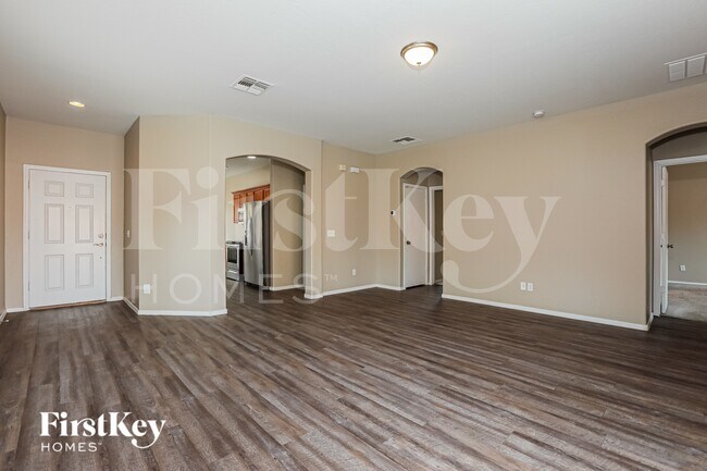Foto del edificio - 2850 E Silverbell Rd