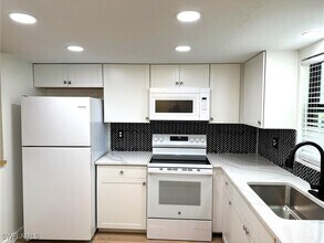 Building Photo - 28180 Pine Haven Way