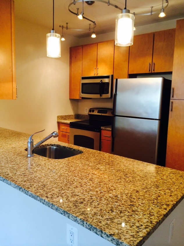 Primary Photo - 3061 Mt Vernon Ave